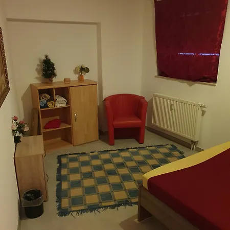 Halle, Top -Preise, 79 Qm Sd Fewo, Eg, Wahlweise Mit 1- 3 Dz, Tv Lounge, Kueche, Bad Wc Einfach Und Gut, Langzeitmieter Vb Preise Галль Экстерьер фото
