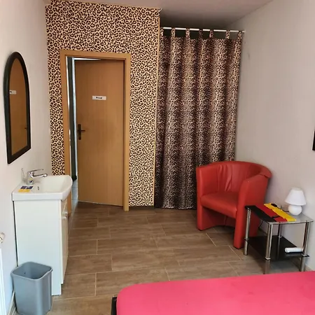 Halle, Top -Preise, 79 Qm Sd Fewo, Eg, Wahlweise Mit 1- 3 Dz, Tv Lounge, Kueche, Bad Wc Einfach Und Gut, Langzeitmieter Vb Preise Галль Экстерьер фото
