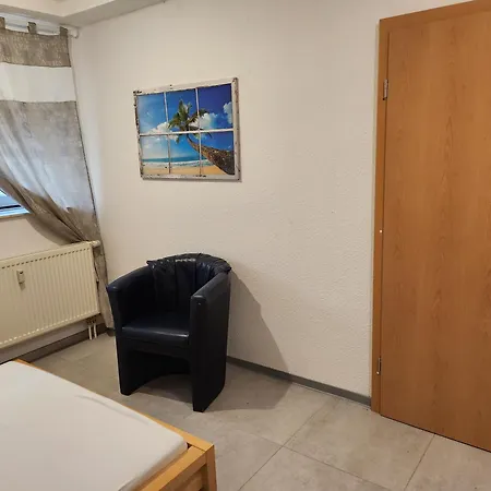 Halle, Top -Preise, 79 Qm Sd Fewo, Eg, Wahlweise Mit 1- 3 Dz, Tv Lounge, Kueche, Bad Wc Einfach Und Gut, Langzeitmieter Vb Preise Галль Экстерьер фото