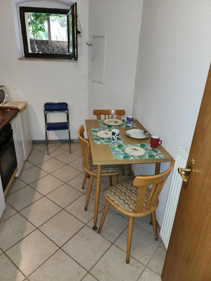 Halle, -preise, 79 Qm Sd Fewo, Eg, Wahlweise Mit 1- 3 Dz, Tv Lounge, Kueche, Bad Wc Einfach Und Gut, Langzeitmieter Vb Preise * Halle (Saale)