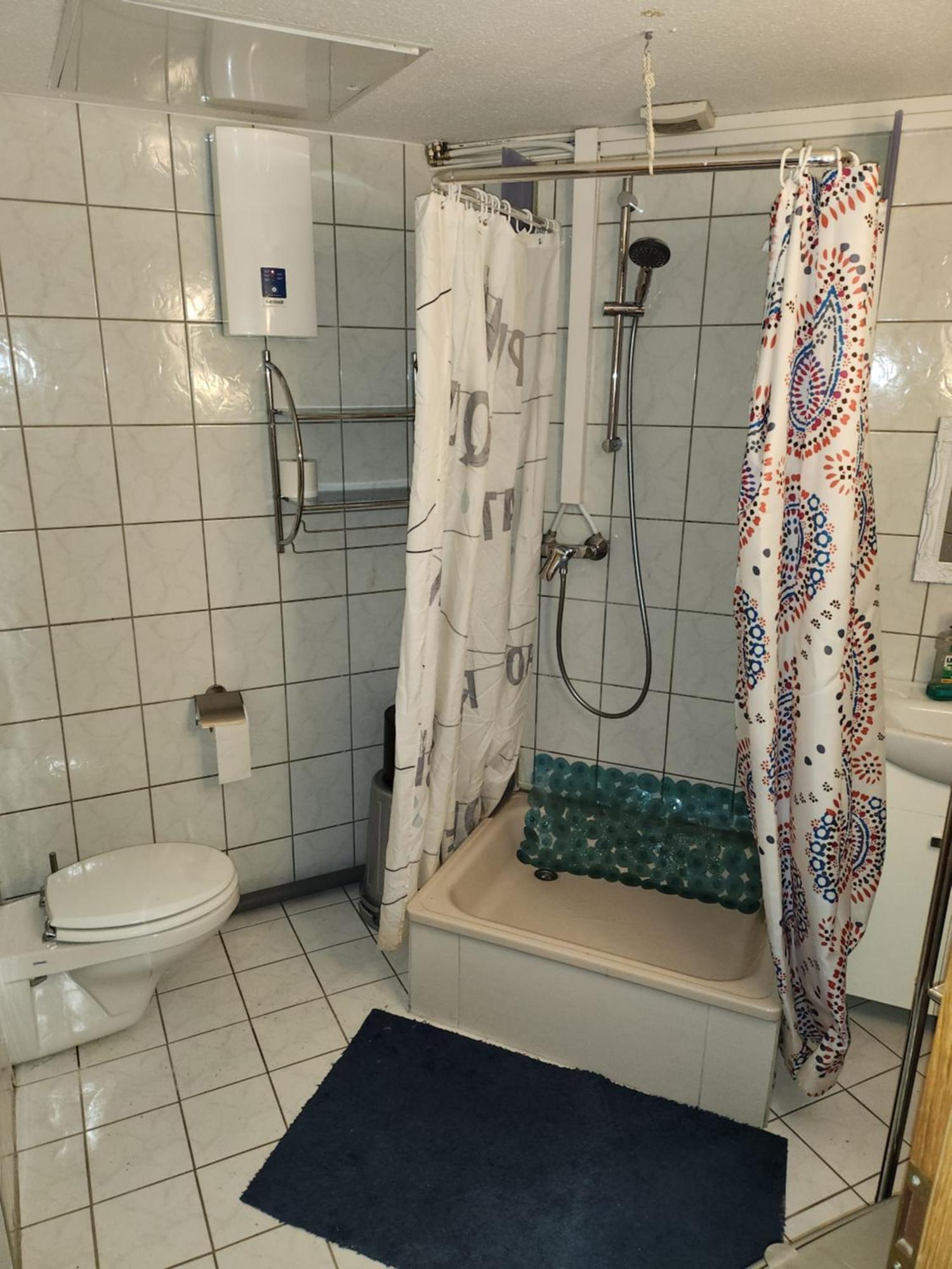 Halle, -preise, 79 Qm Sd Fewo, Eg, Wahlweise Mit 1- 3 Dz, Tv Lounge, Kueche, Bad Wc Einfach Und Gut, Langzeitmieter Vb Preise