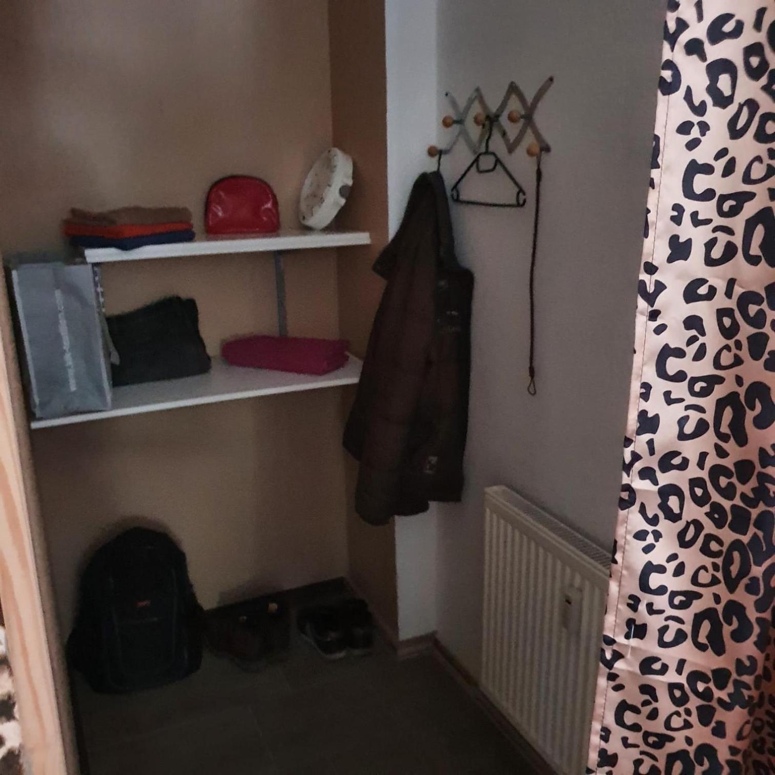 Apartment Halle, -preise, 79 Qm Sd Fewo, Eg, Wahlweise Mit 1- 3 Dz, Tv Lounge, Kueche, Bad Wc Einfach Und Gut, Langzeitmieter Vb Preise Halle (Saale)